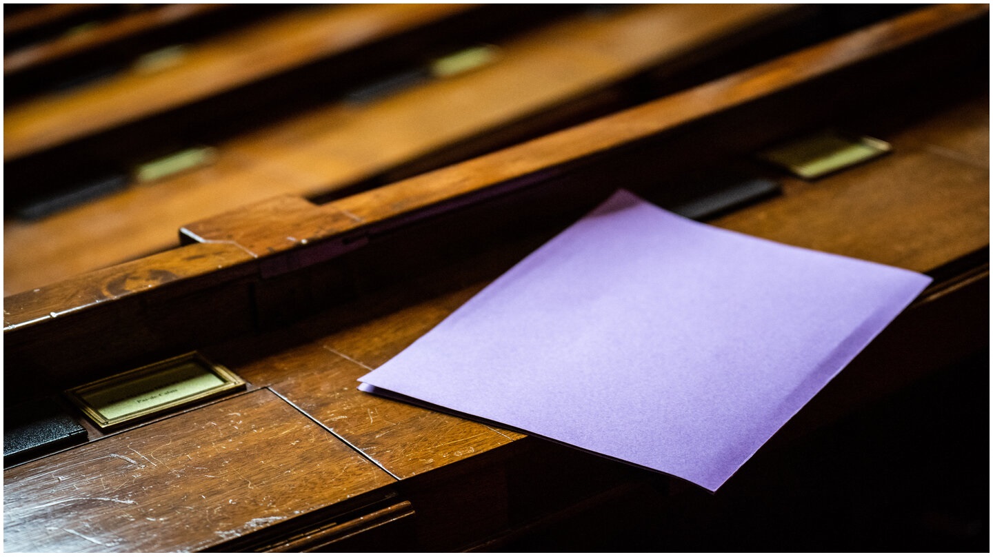 L'initiative d'une révision constitutionnelle peut venir de n'importe quel parlementaire, c'est-à-dire un député ou un sénateur : c’est ce qu’on appelle une proposition de révision. (Ici, les bancs de l'Assemblée nationale).