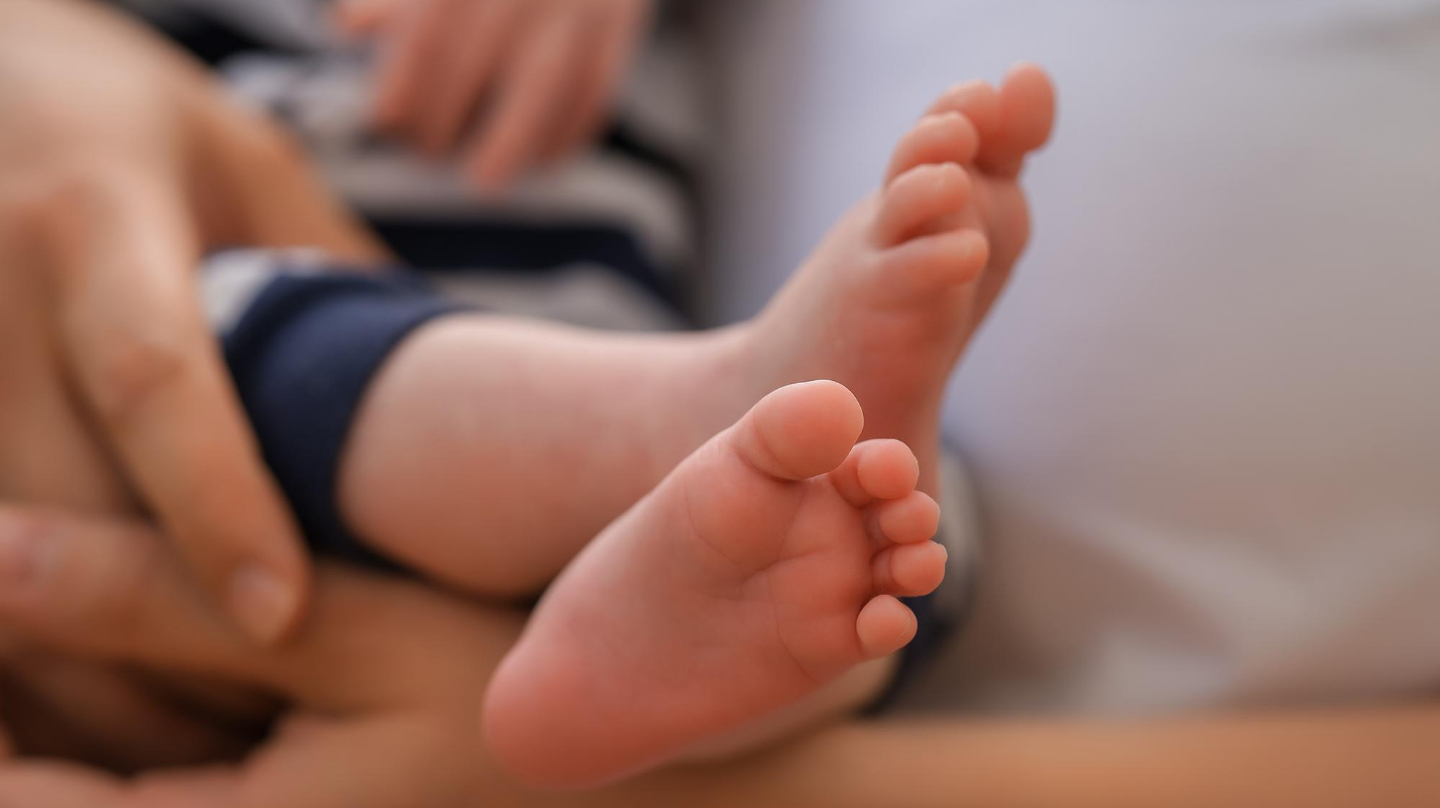 Les services de pédiatrie sont en effet confrontés à une vague épidémique précoce qui repose sur des services de pédiatrie fragilisés.