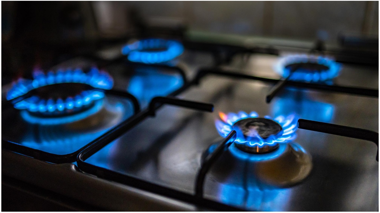 L'État aide les ménages modestes à payer leurs factures de gaz et d'électricité.