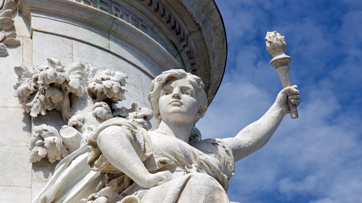 Le monument palce de la République, à Paris.