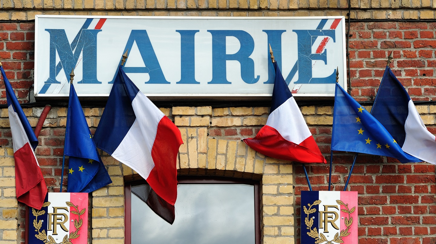 La façade d'une mairie.