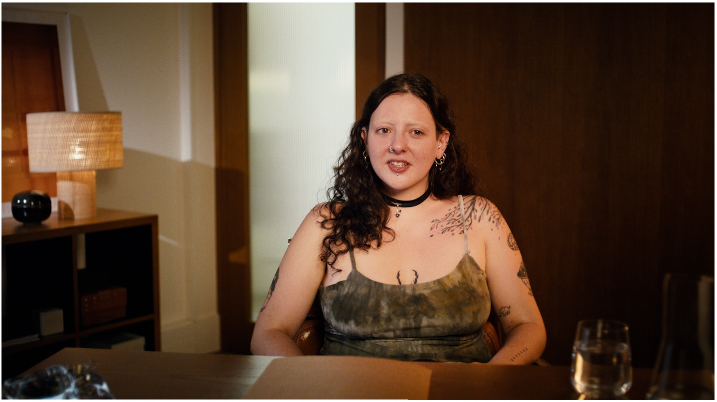 Une femme travaillant dans la « tech ».