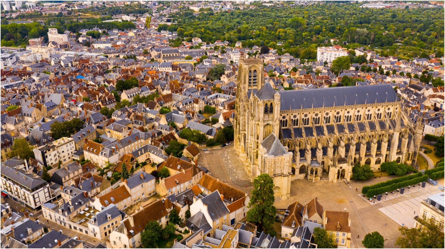 Une vue aérienne de Bourges.