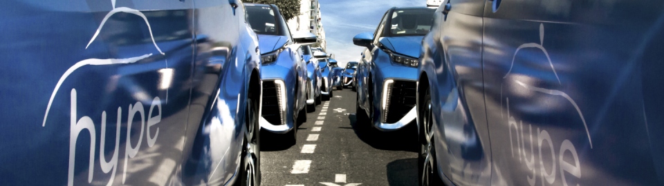 Plusieurs taxis de la société Hype en file