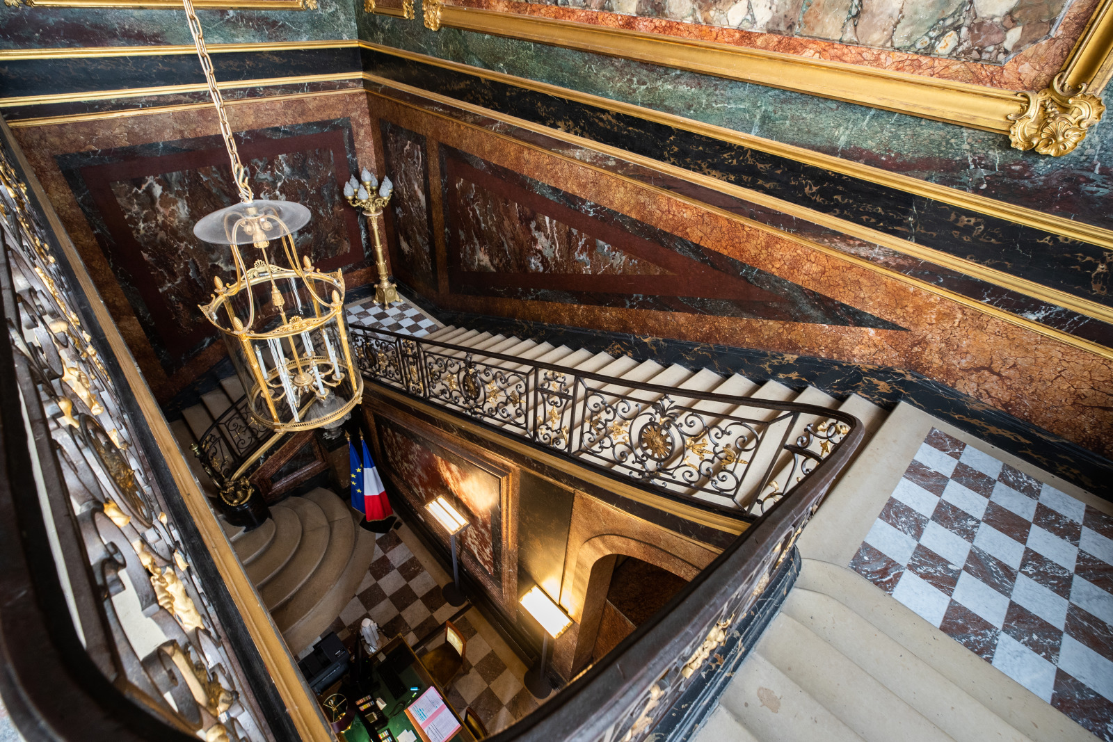 Vue
générale de l’escalier d’honneur.