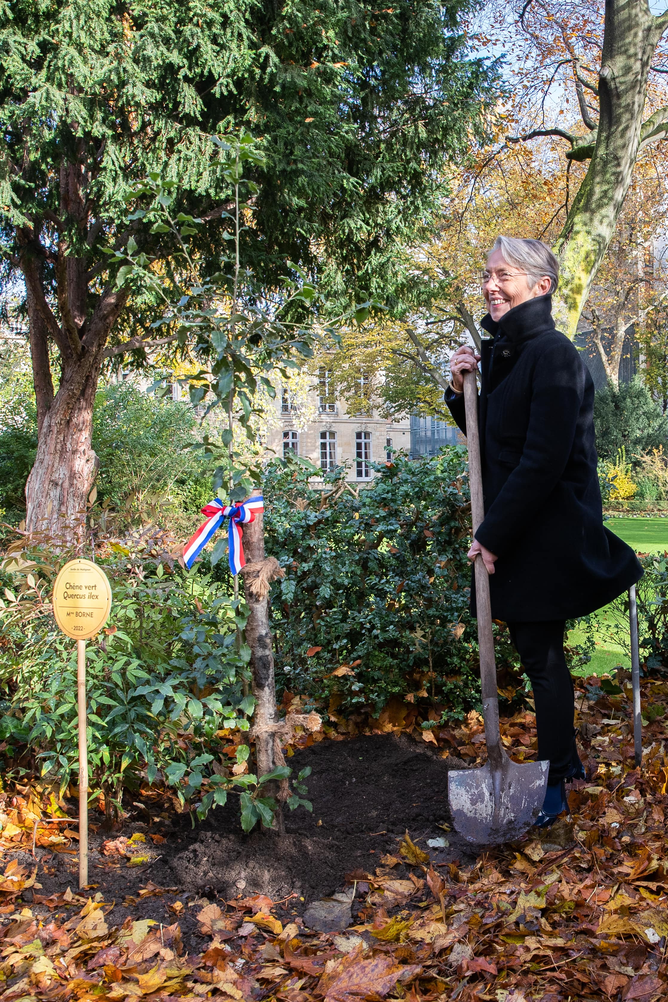 Cérémonie
de plantation de l’arbre de la Première ministre, Elisabeth Borne, le 28
novembre 2022