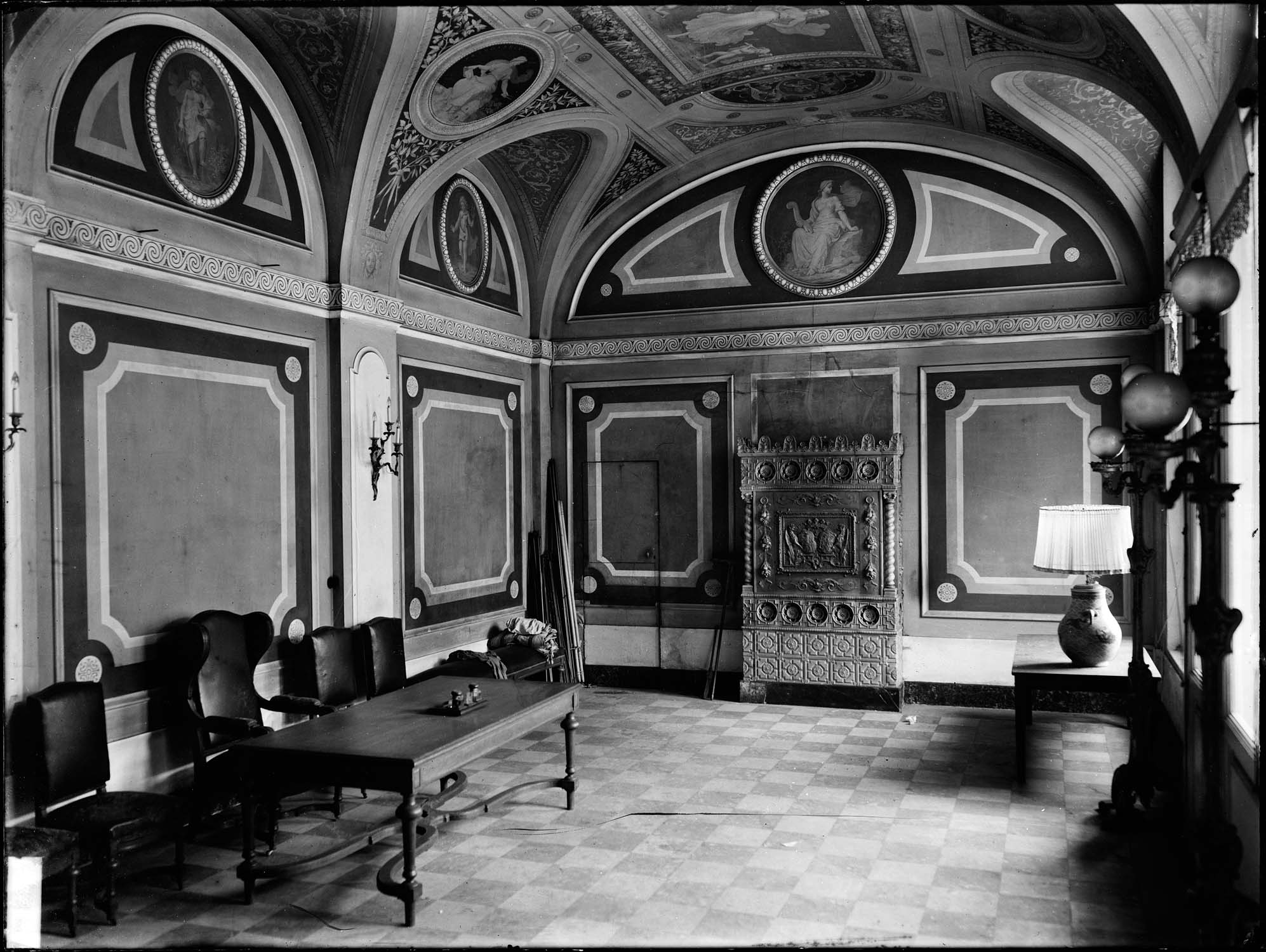 La salle
pompéienne au début du XXème siècle, à l’époque de l’ambassade
d’Autriche-Hongrie.