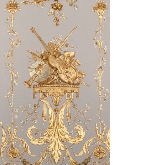 Détail du décor : Trophée de musique sculpté et doré sur la
boiserie