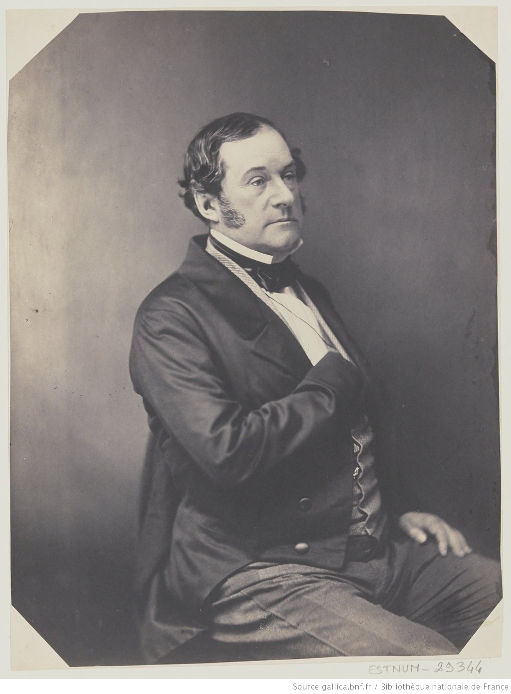 Photographie
de Tanneguy Duchâtel. Le Ministre pose assis de trois-quarts devant l’objectif
du photographe Nadar. Paris, bibliothèque nationale de France, département
Estampes et photographie, FOL-EO-15 (7).