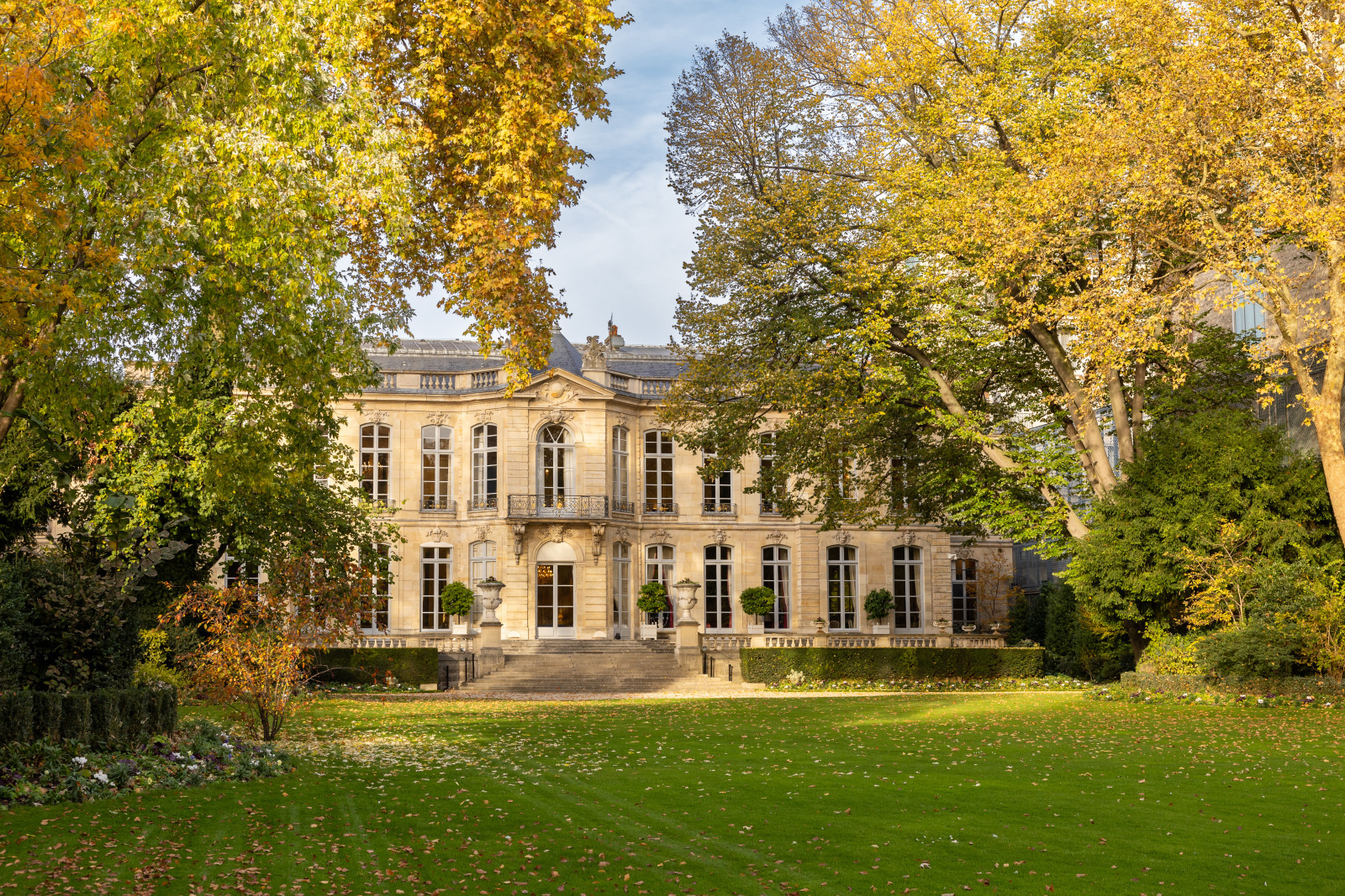 Façade de l’hôtel de Matignon, 57 rue de Varenne – source : DSAF