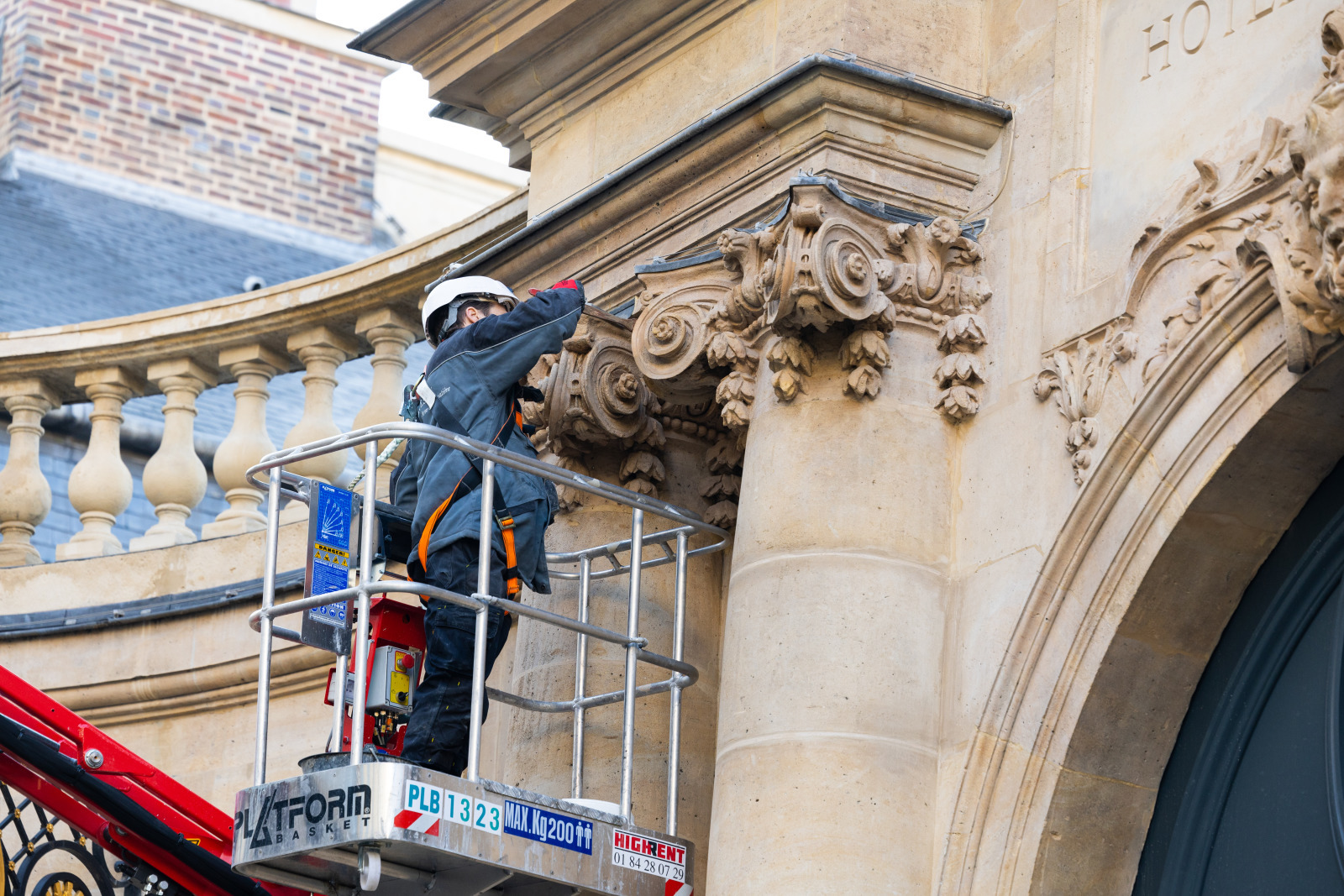 Des travaux de restauration délicats sur des monuments classés - Source : DSAF